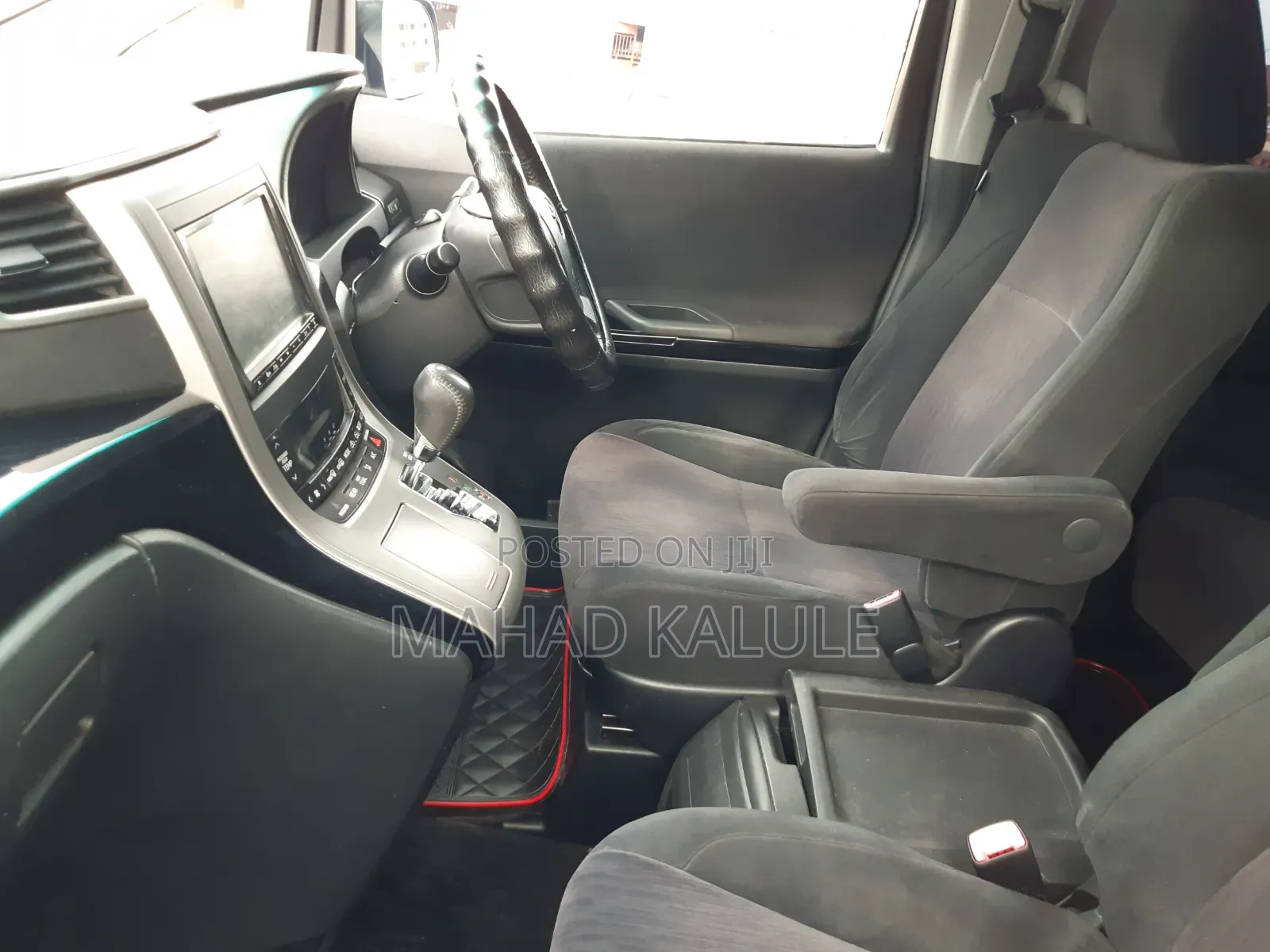 Toyota Alphard 2012 Silver