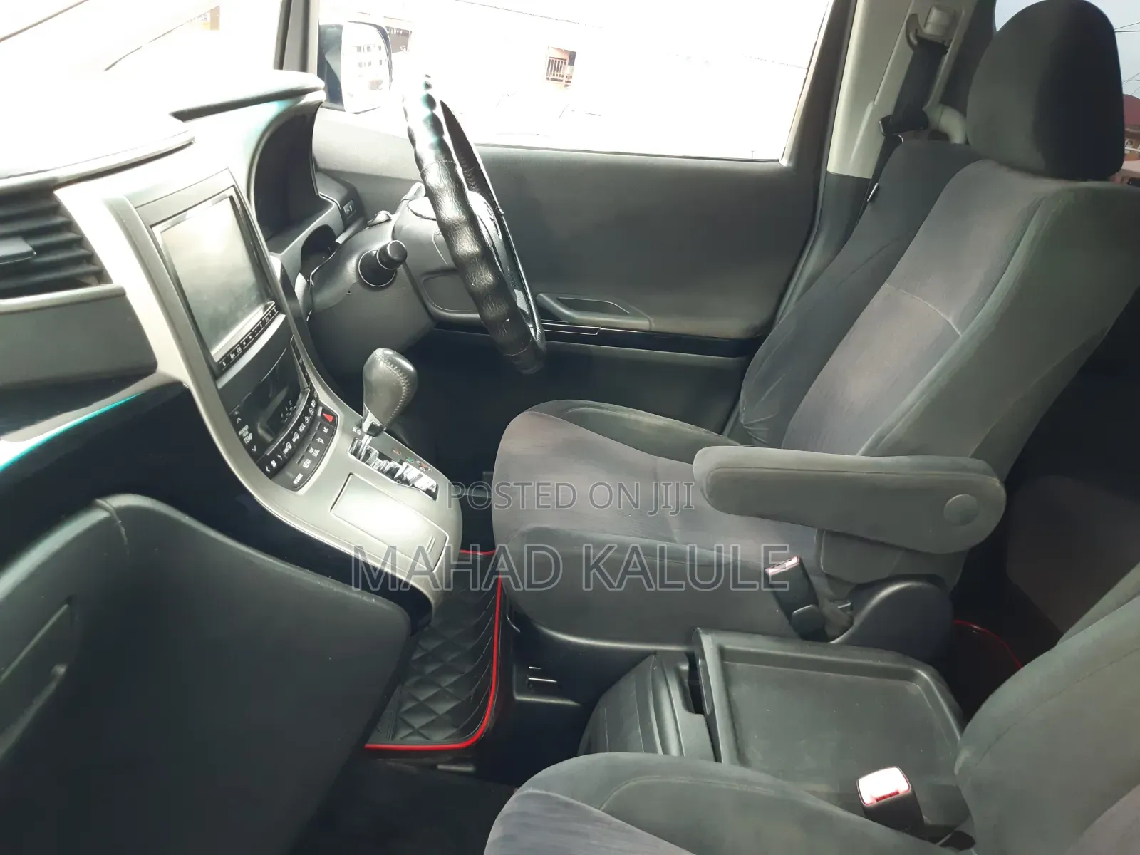 Toyota Alphard 2012 Silver