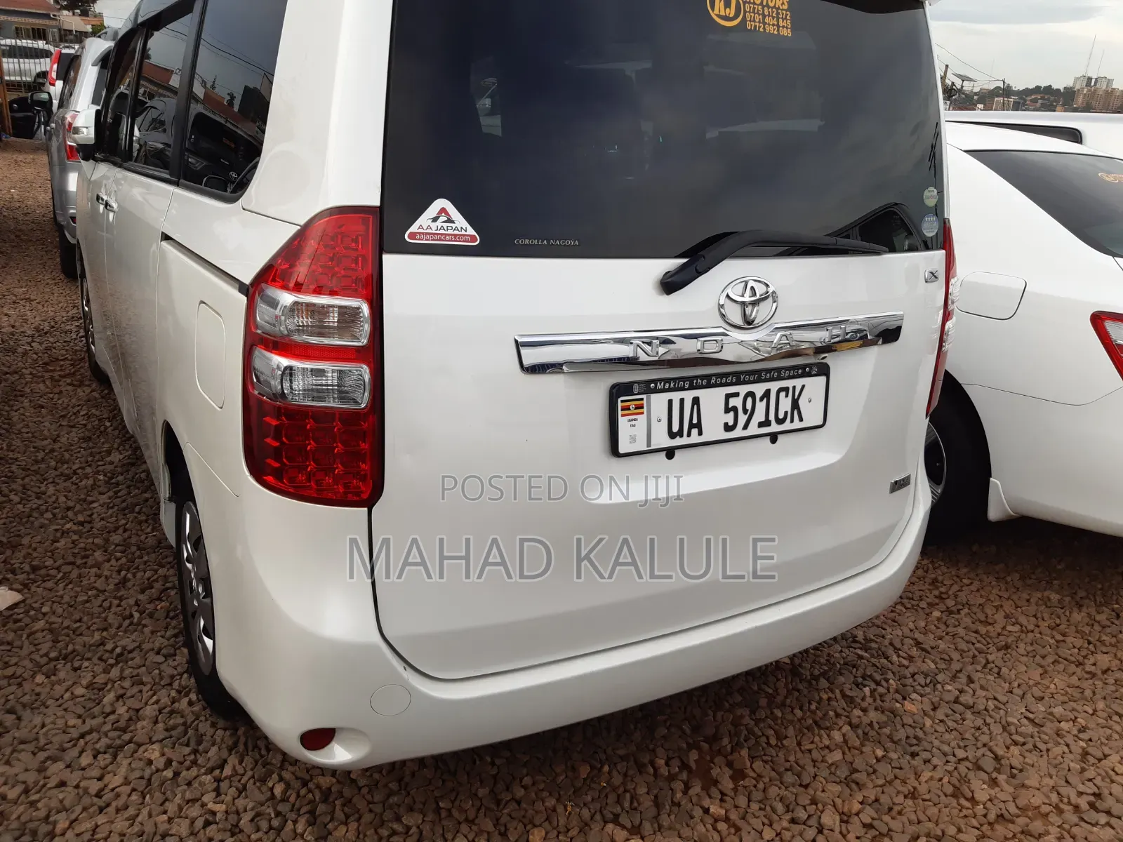 Toyota Noah 2011 Silver