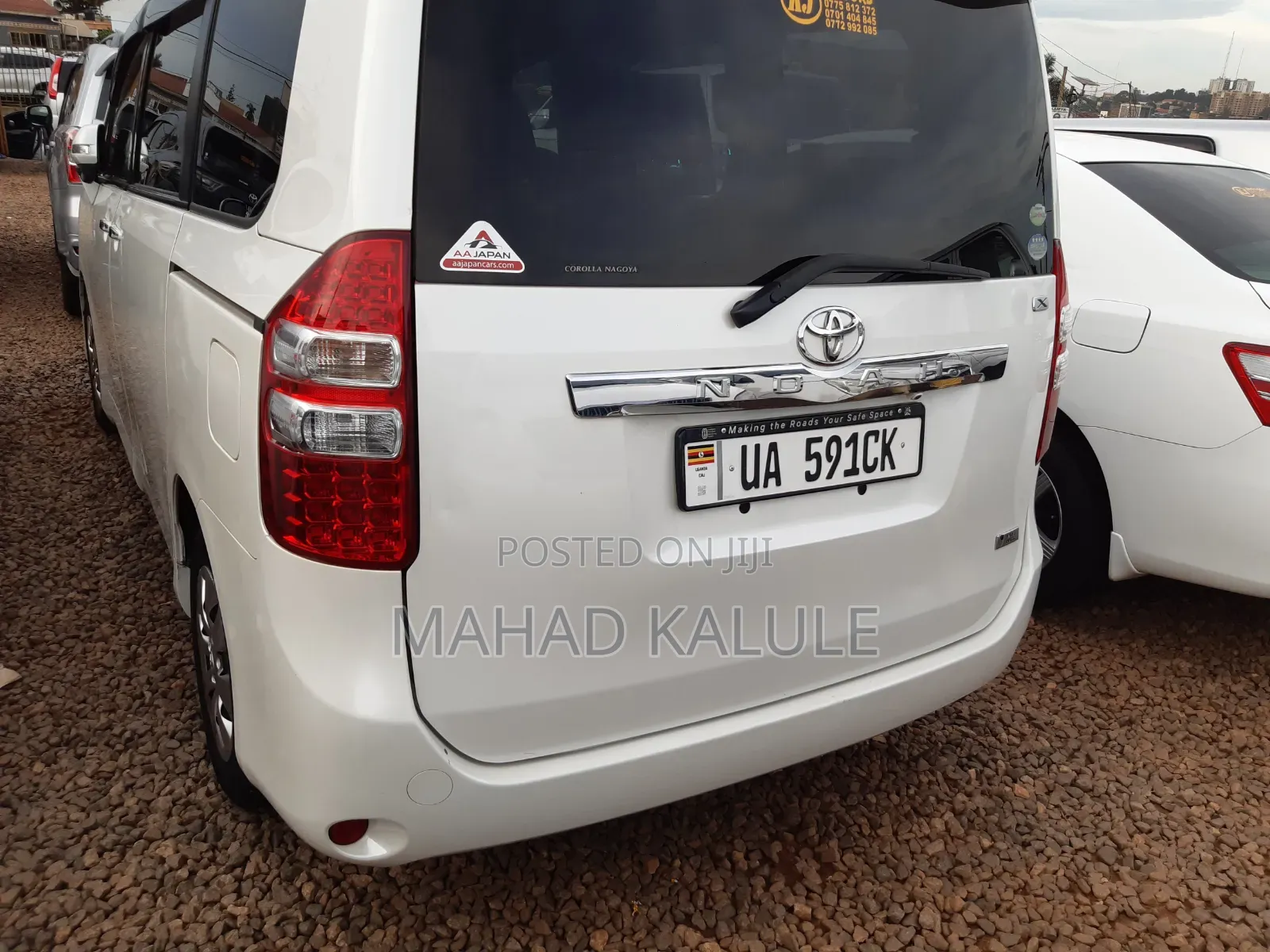 Toyota Noah 2011 Silver