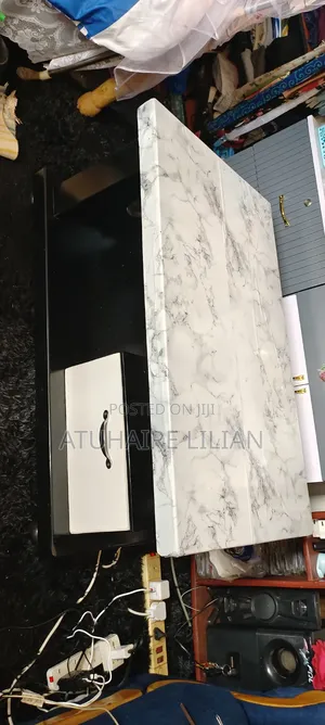 Table( 1metre Long and Wide)