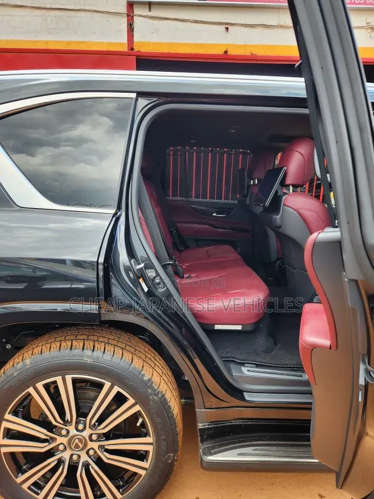 Lexus LX 600 2023 Black