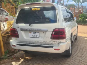 Toyota Land Cruiser 2007 White