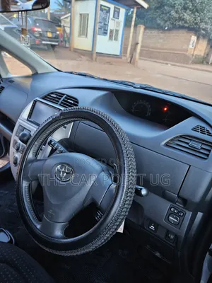 Toyota Ractis 1.5 FWD 2008 Silver