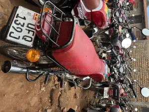 Bajaj Boxer 100 2022 Red