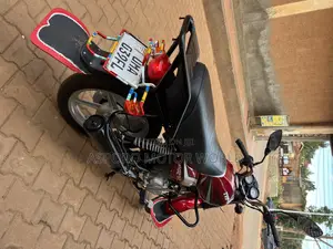 TVS HLX 125 2025 Red