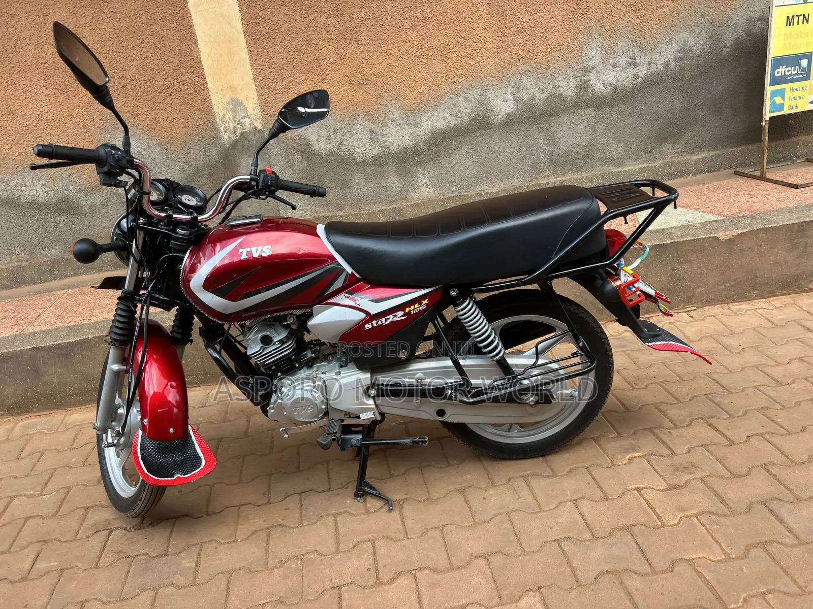 TVS HLX 125 2025 Red