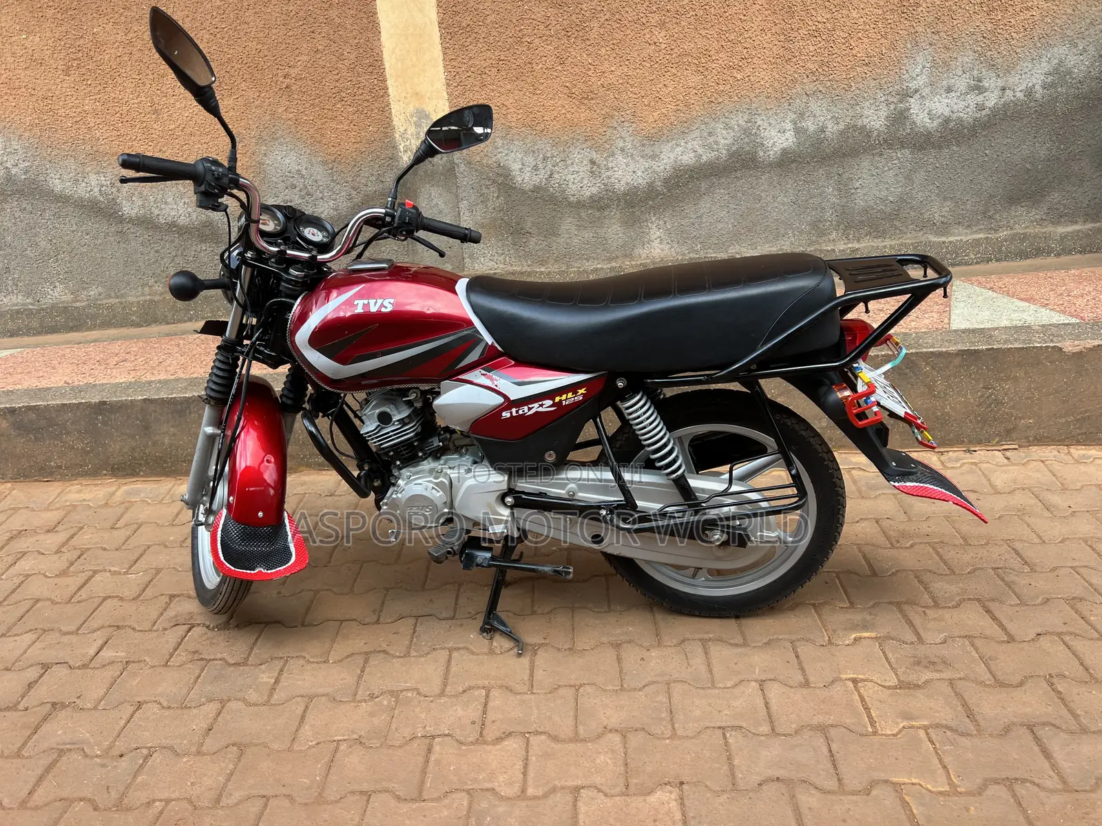 TVS HLX 125 2025 Red