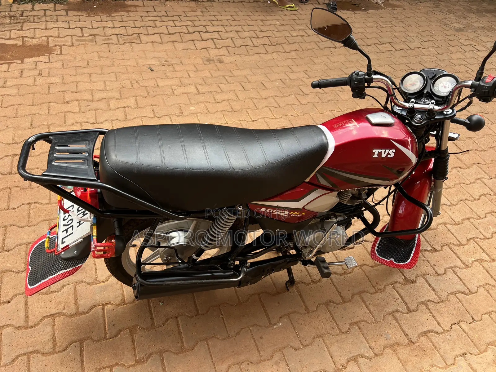 TVS HLX 125 2025 Red
