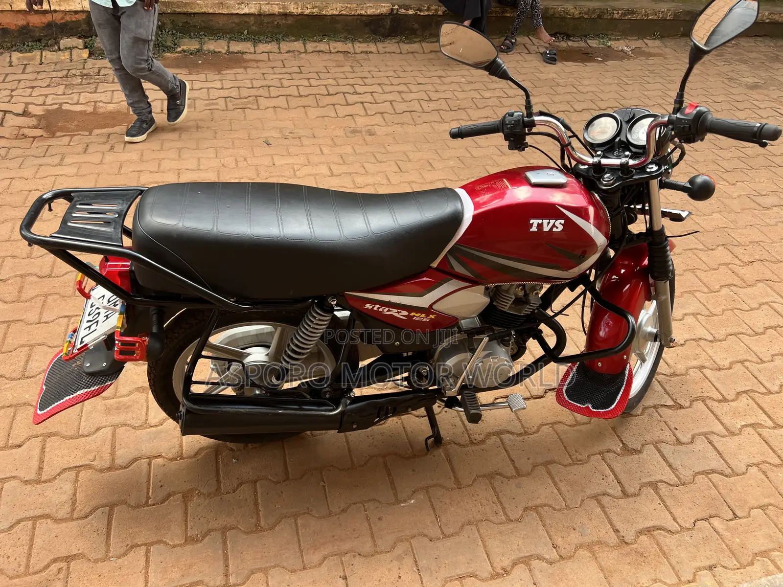 TVS HLX 125 2025 Red