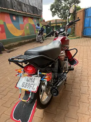 TVS HLX 125 2025 Red
