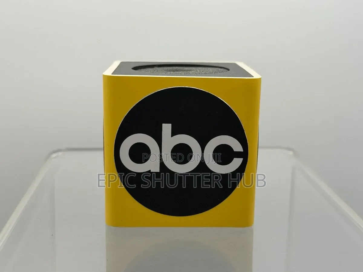 Microphone Flag Cube Holder
