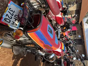 Bajaj Boxer 100 2021 Red