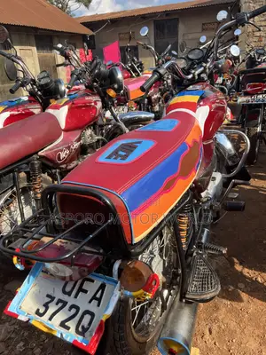 Bajaj Boxer 100 2021 Red