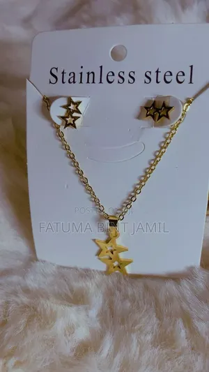Necklaces in Gold
