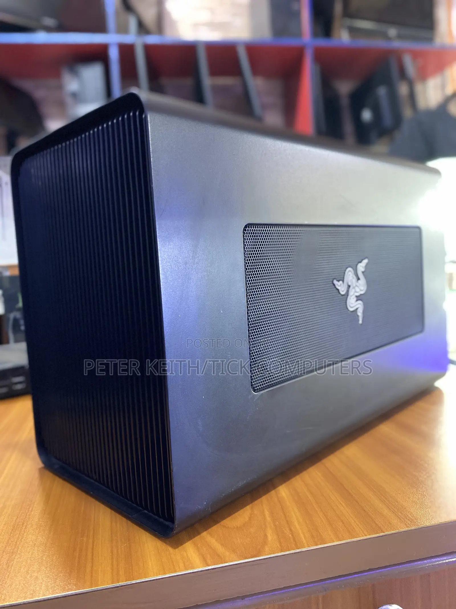 External Gpu Riser Razer Core V2, Boosts Computer Graphics Performance