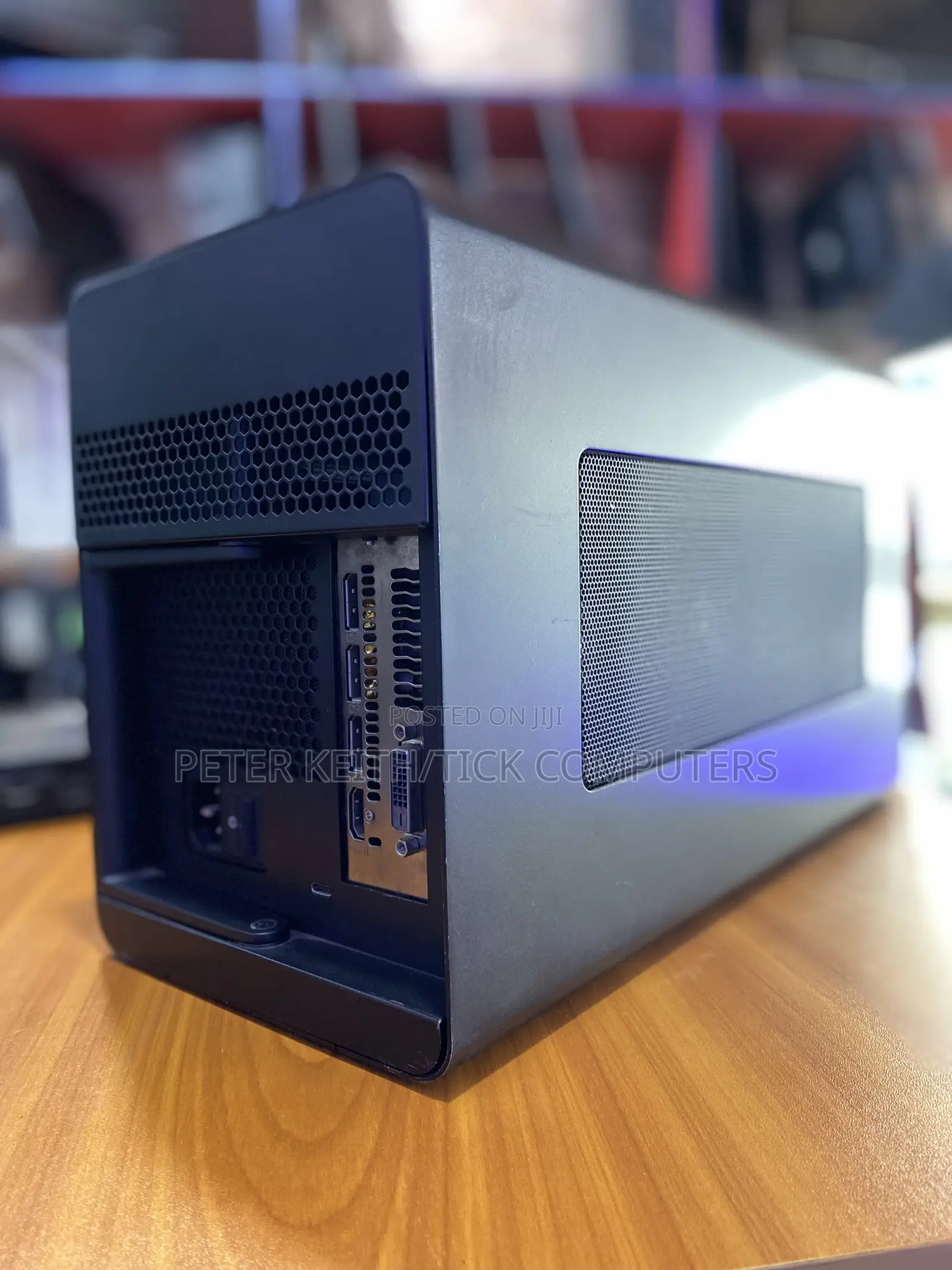 External Gpu Riser Razer Core V2, Boosts Computer Graphics Performance