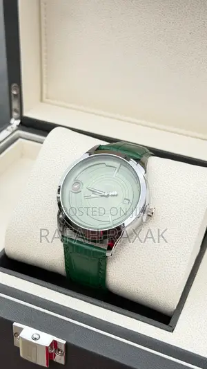 Fastrack “Glove”Quartz Analog Watch