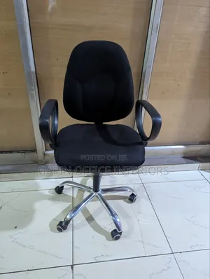 Second Hand Secretarial Office Chair With Adjustable Height and Back