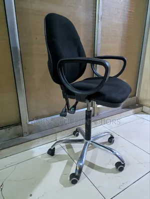 Second Hand Secretarial Office Chair With Adjustable Height and Back