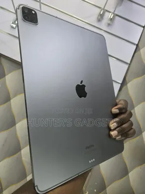 Apple iPad Pro 12.9 (2022) 128 GB Silver