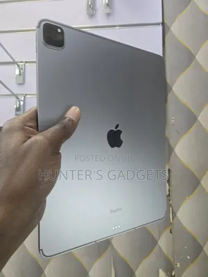 Apple iPad Pro 12.9 (2022) 128 GB Silver