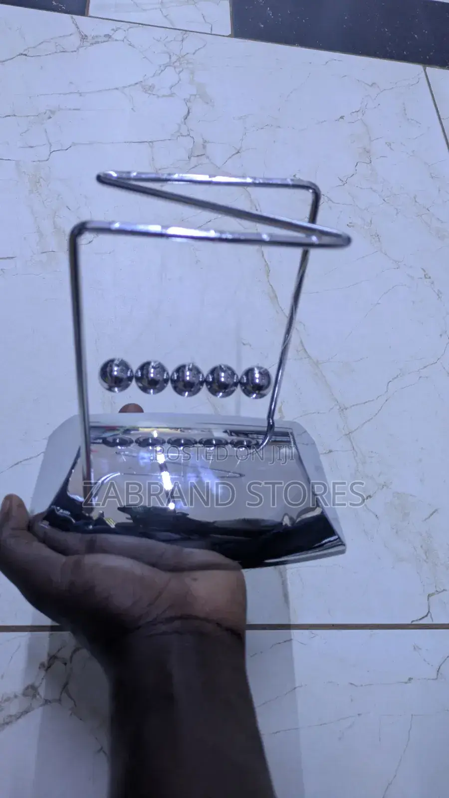 Newton's Cradle Decor Space