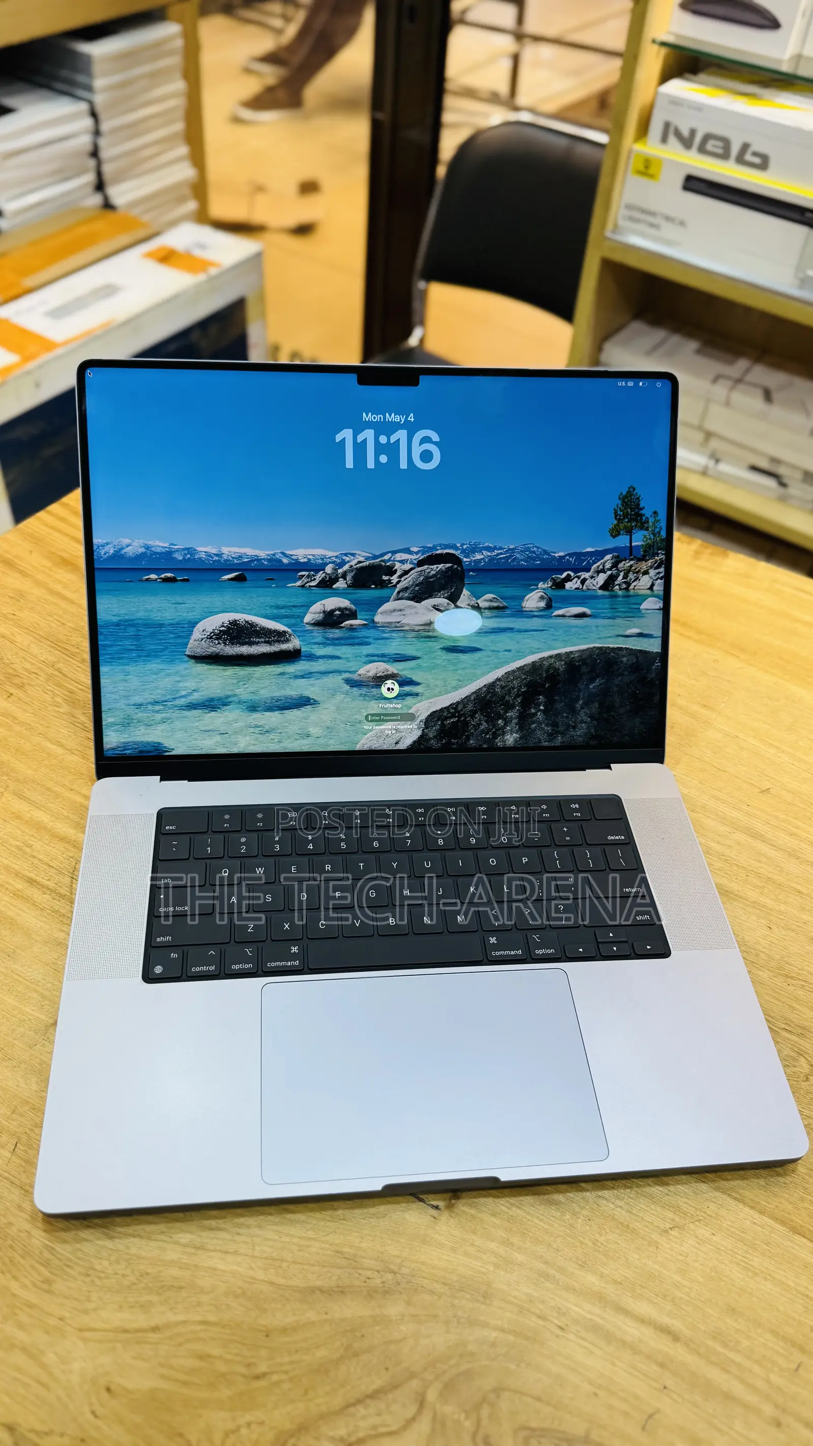 New Laptop Apple MacBook Pro 2021 M1 16GB Apple M1 SSD 512GB
