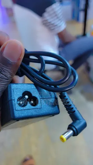 Laptop Charger 19v_-3.42a