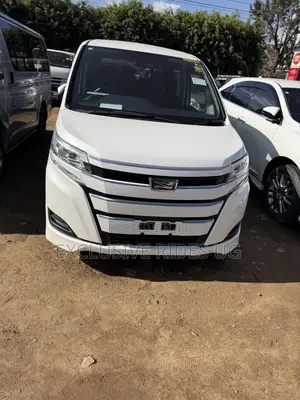 Toyota Noah 2.0 FWD (7 Seater) 2017 White