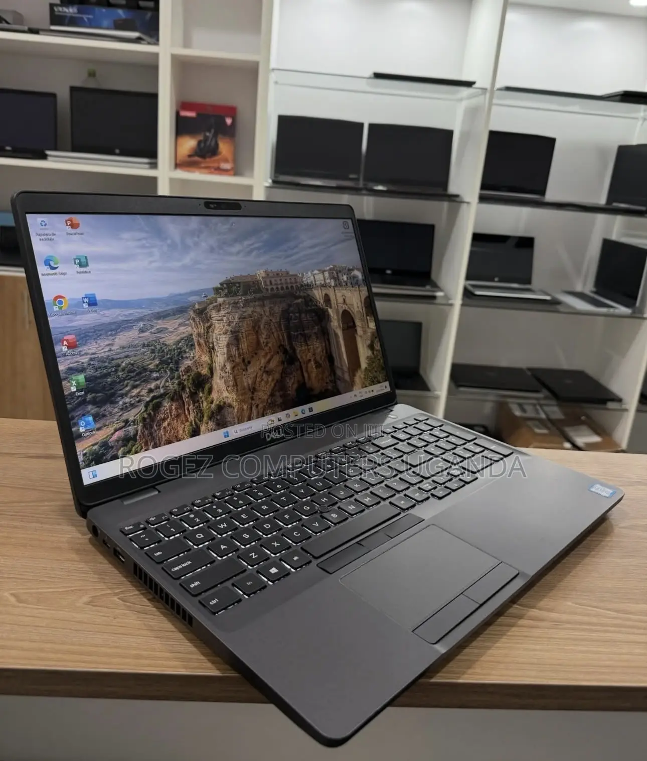 New Laptop Dell Precision 3541 16GB Intel Core i7 SSD 512GB