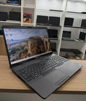 New Laptop Dell Precision 3541 16GB Intel Core i7 SSD 512GB