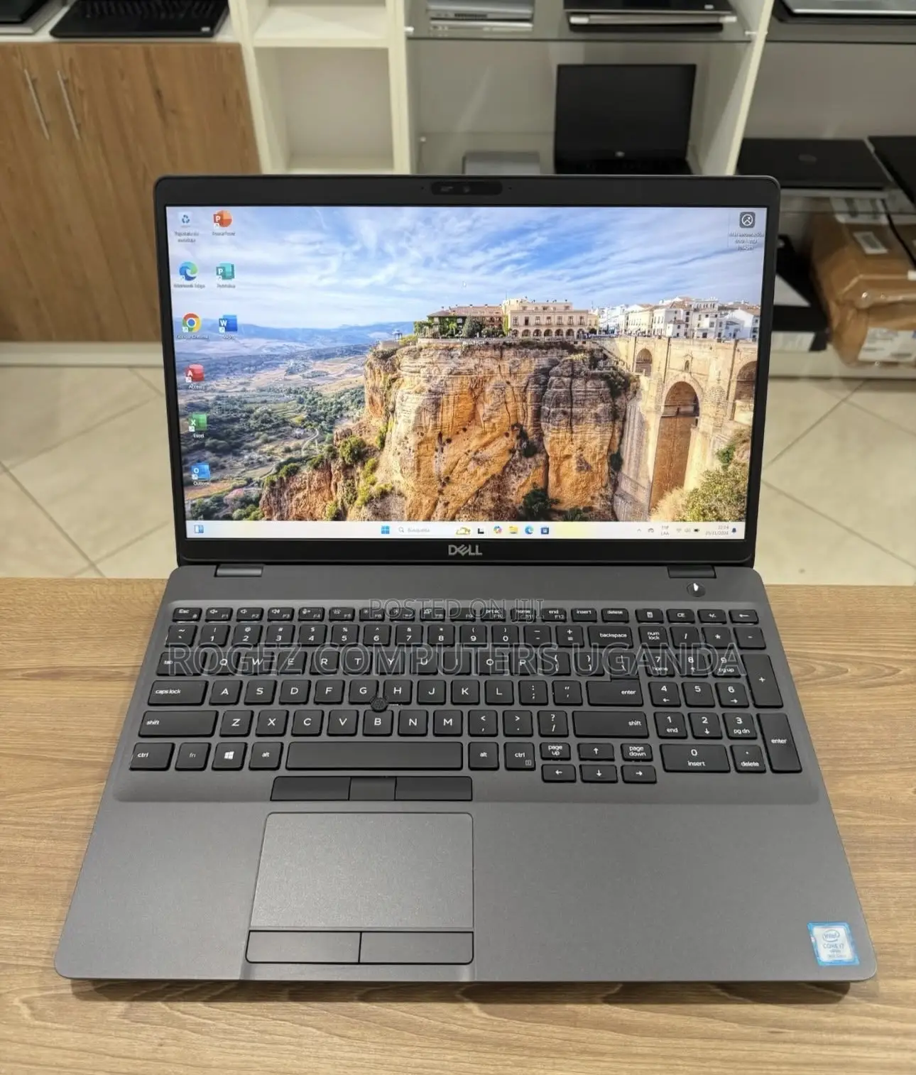New Laptop Dell Precision 3541 16GB Intel Core i7 SSD 512GB