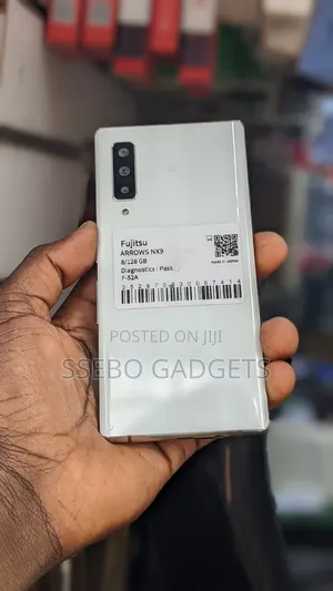 Fujitsu Arrows NX9 F-52A 128 GB White
