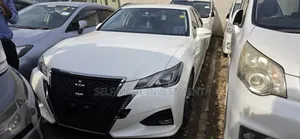 Toyota Crown Majesta 2017 White