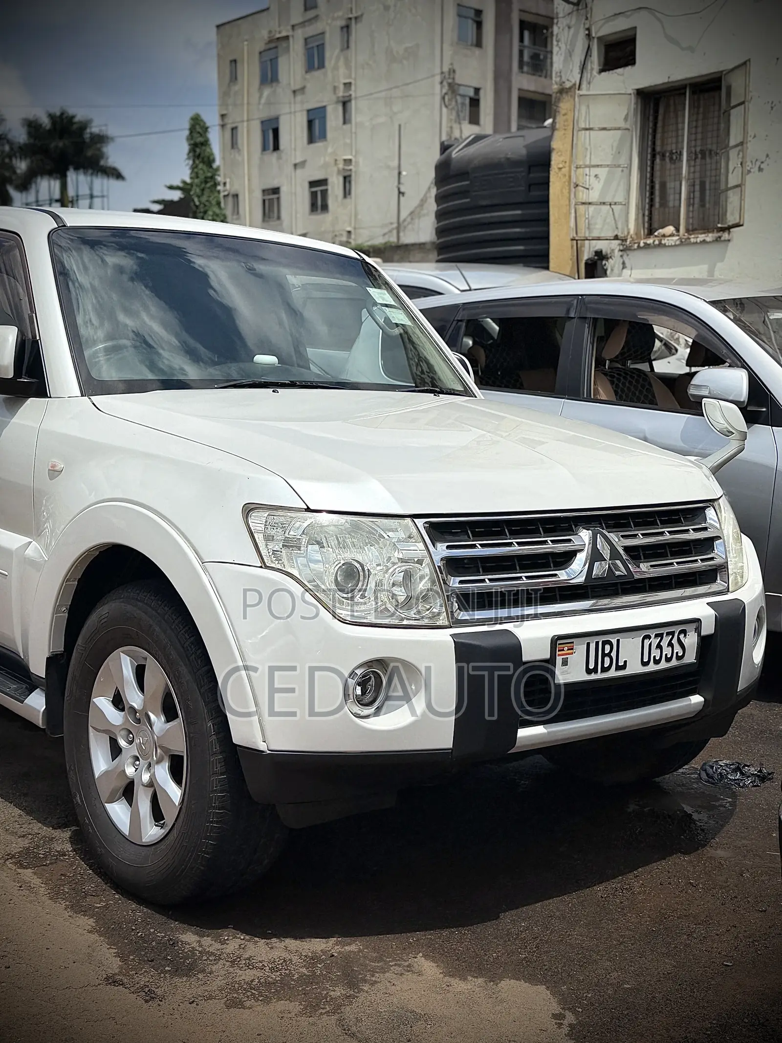 Mitsubishi Pajero 2010 White