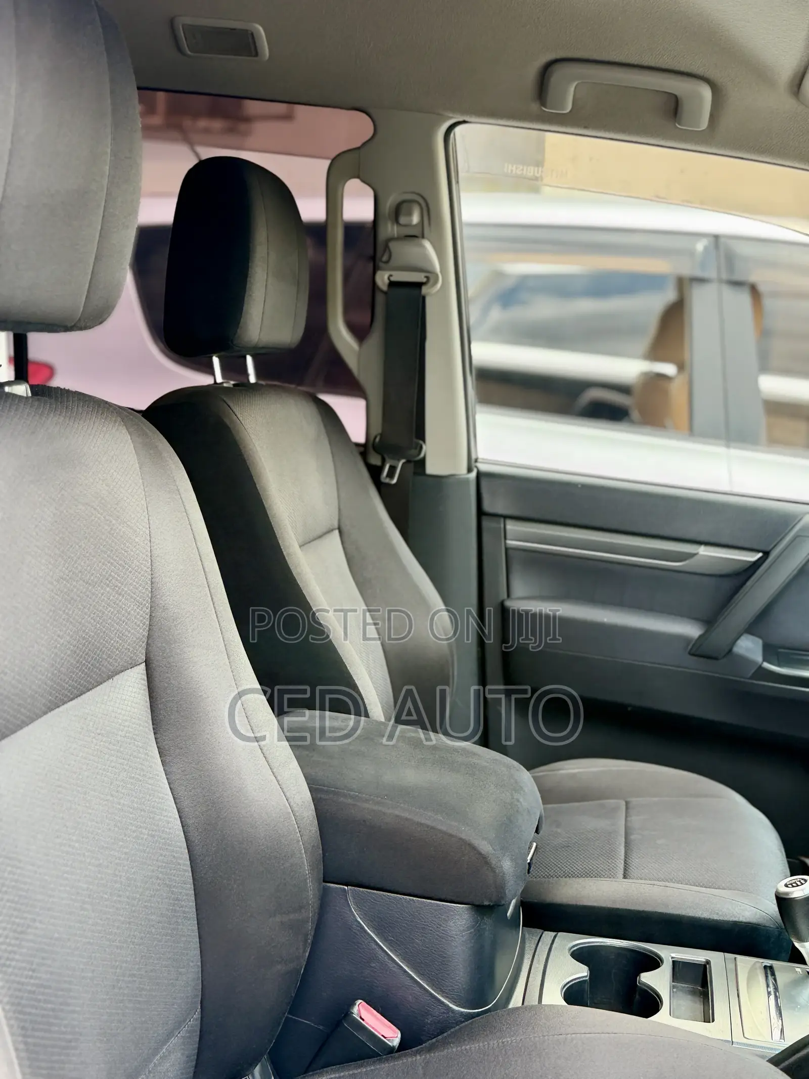 Mitsubishi Pajero 2010 White