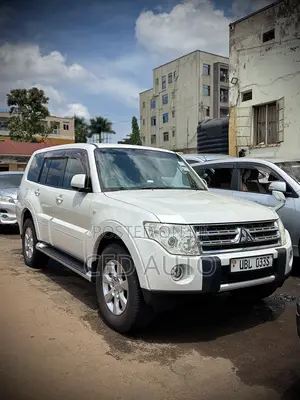 Mitsubishi Pajero 2010 White