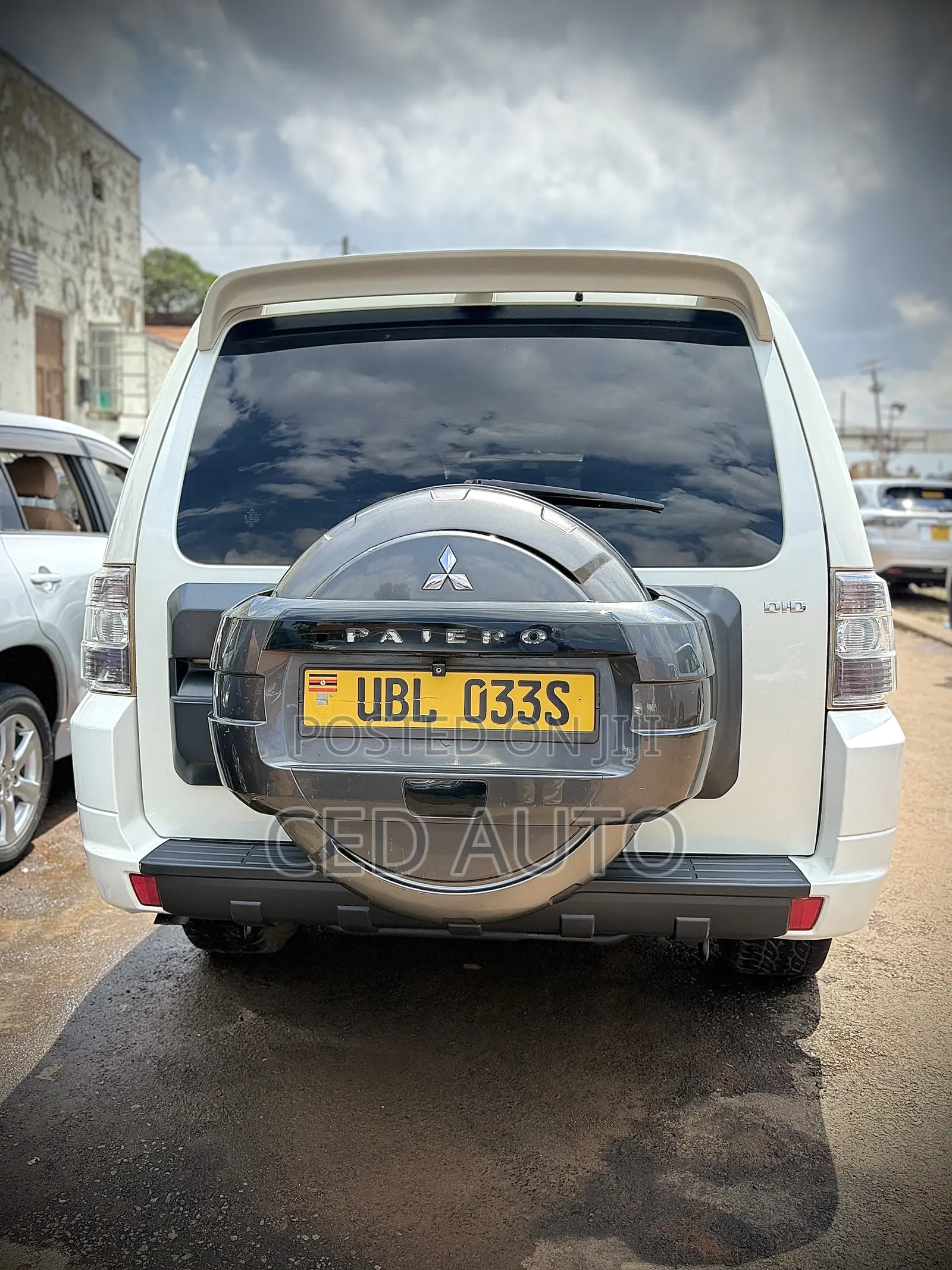 Mitsubishi Pajero 2010 White