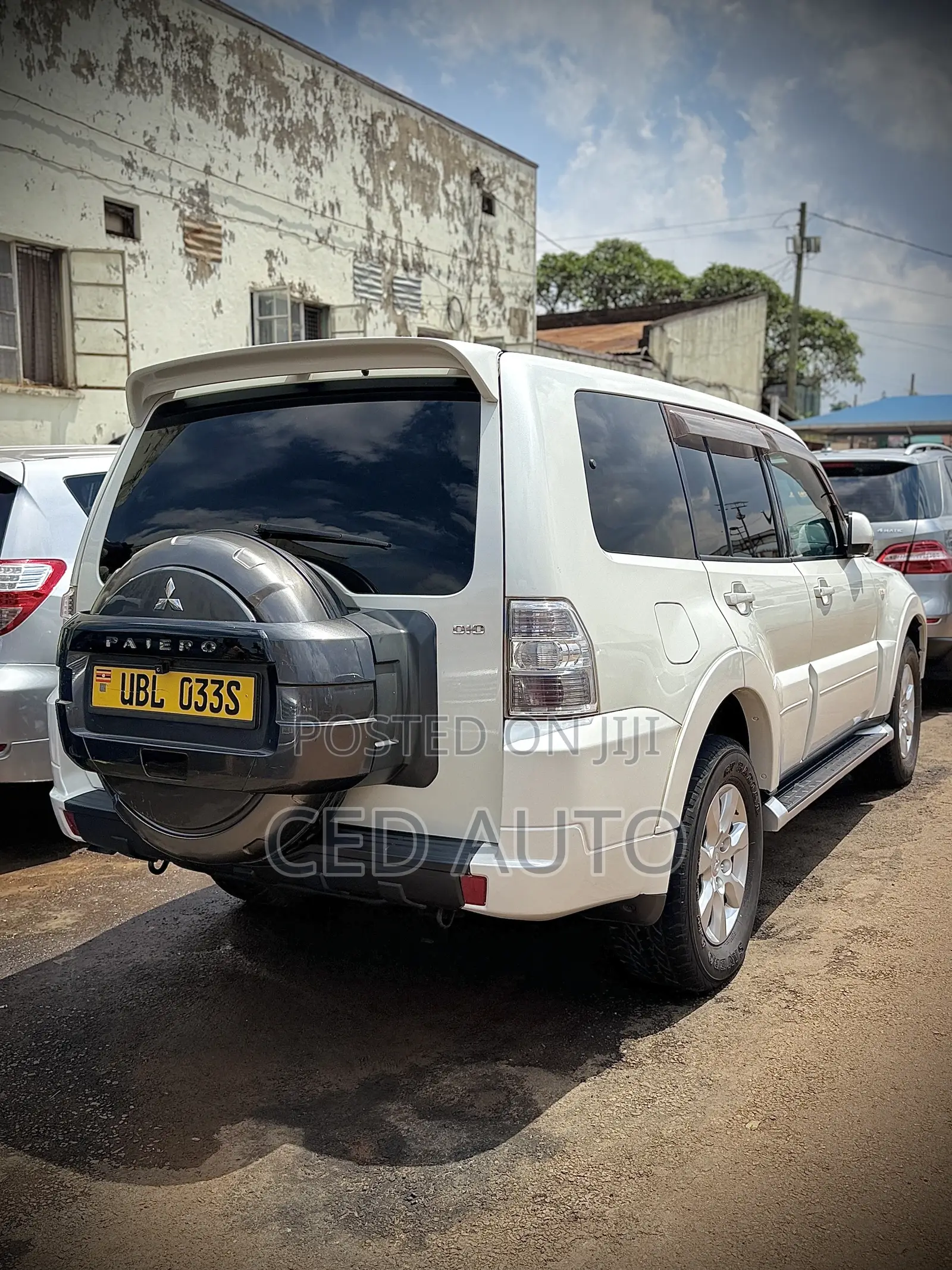 Mitsubishi Pajero 2010 White