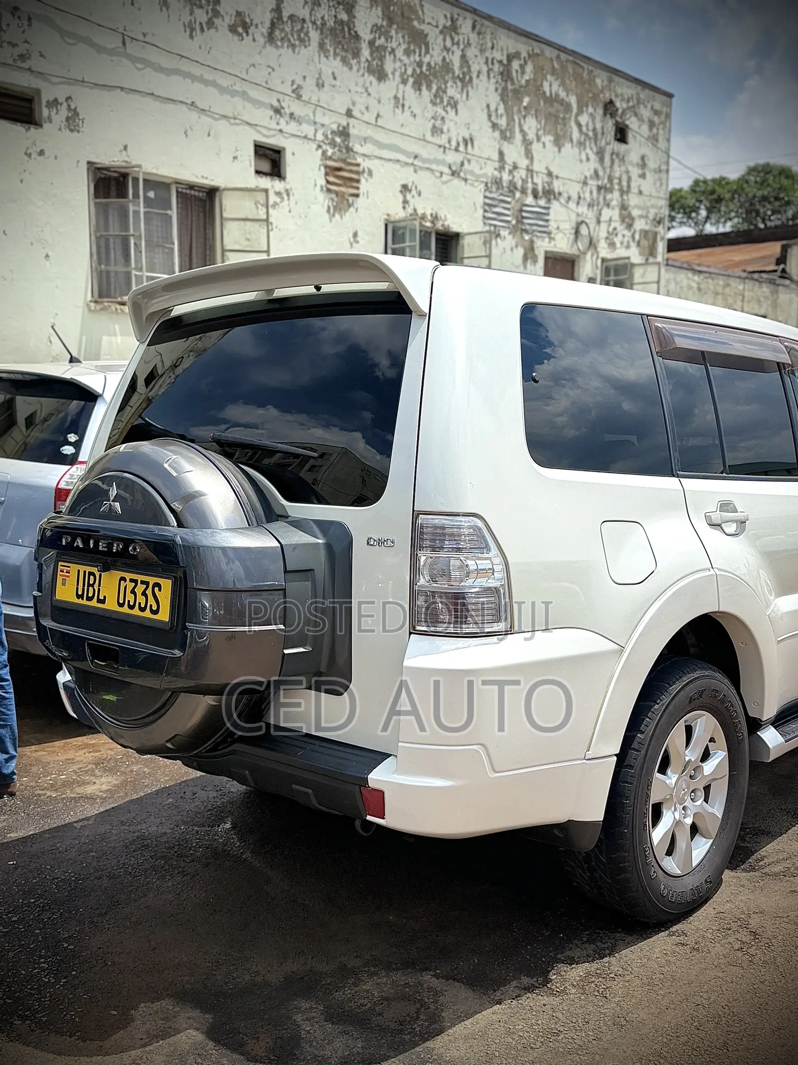 Mitsubishi Pajero 2010 White