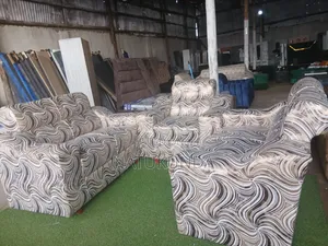 Good Looking Set of Sofa