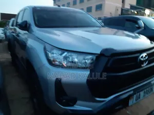 Toyota Hilux 2020 Silver
