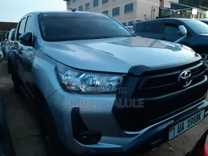 Toyota Hilux 2020 Silver