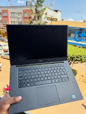 Laptop Dell Precision 5520 16GB Intel Core i7 SSD 512GB