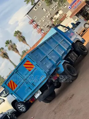 Isuzu Elf Truck