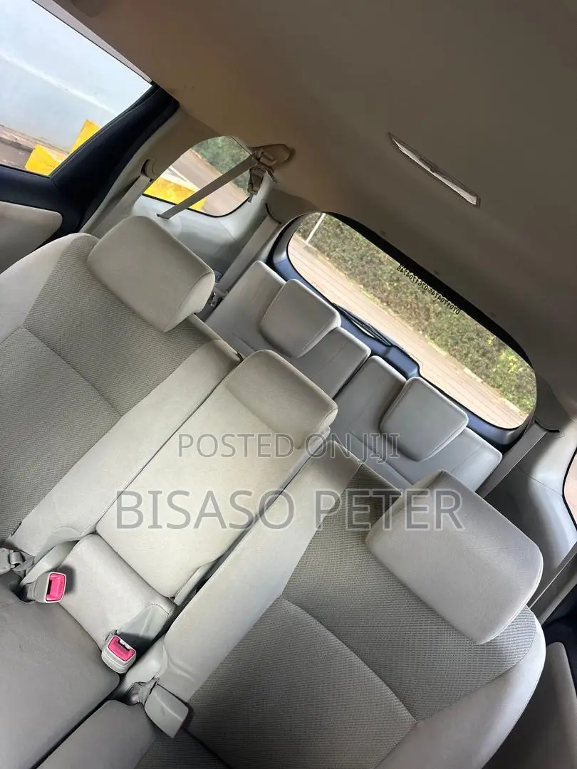 Toyota Wish 2013 Silver