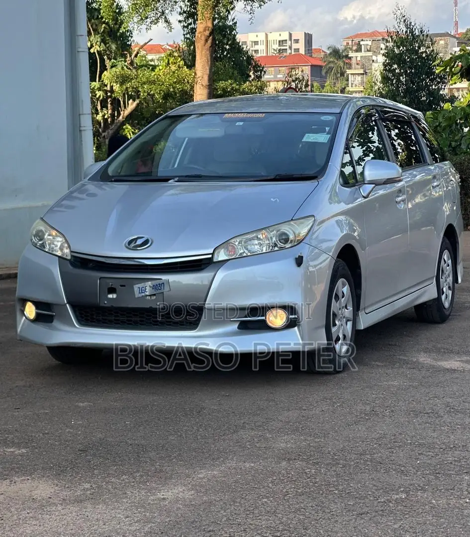 Toyota Wish 2013 Silver