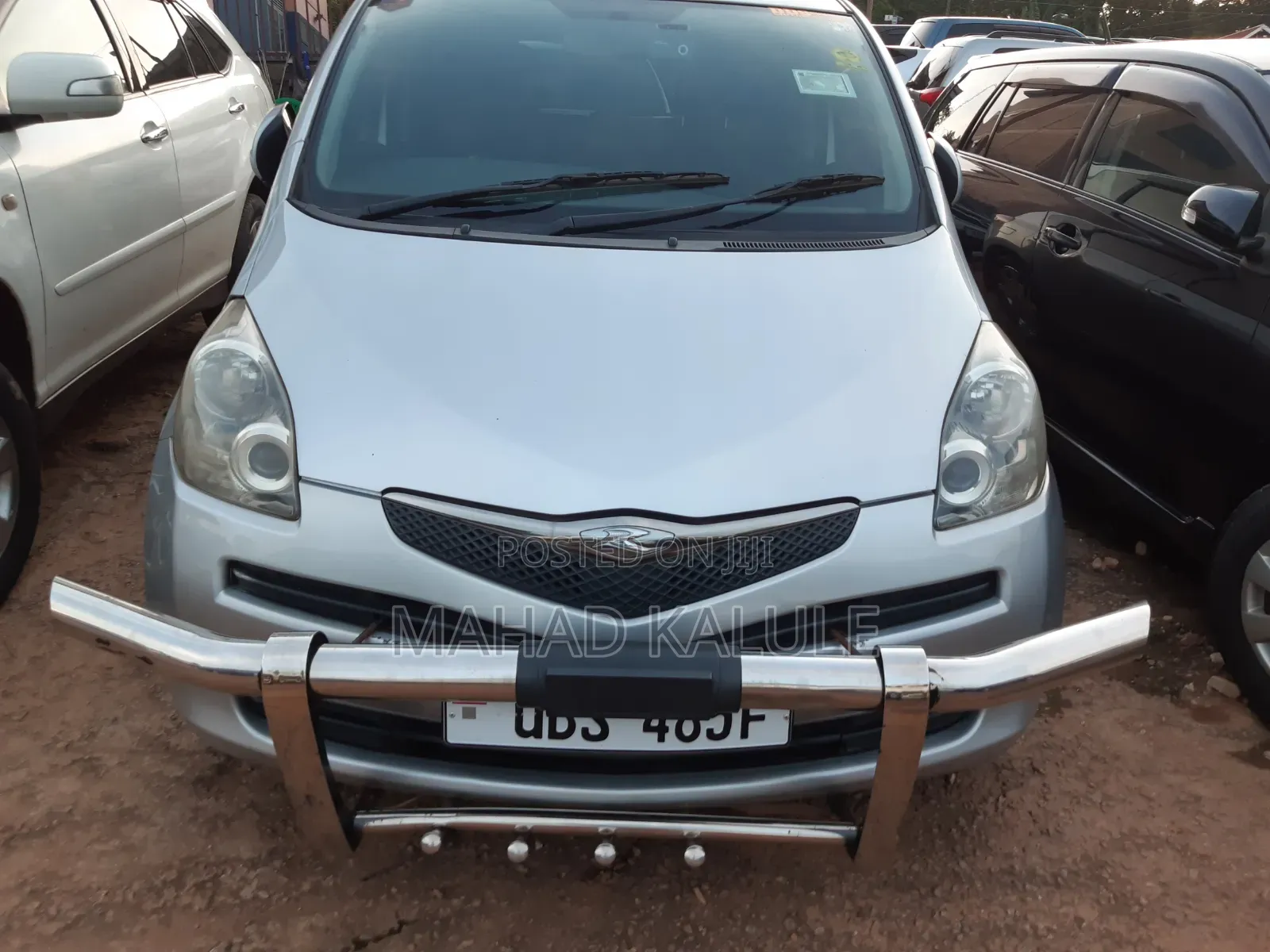 Toyota Ractis 2010 Silver