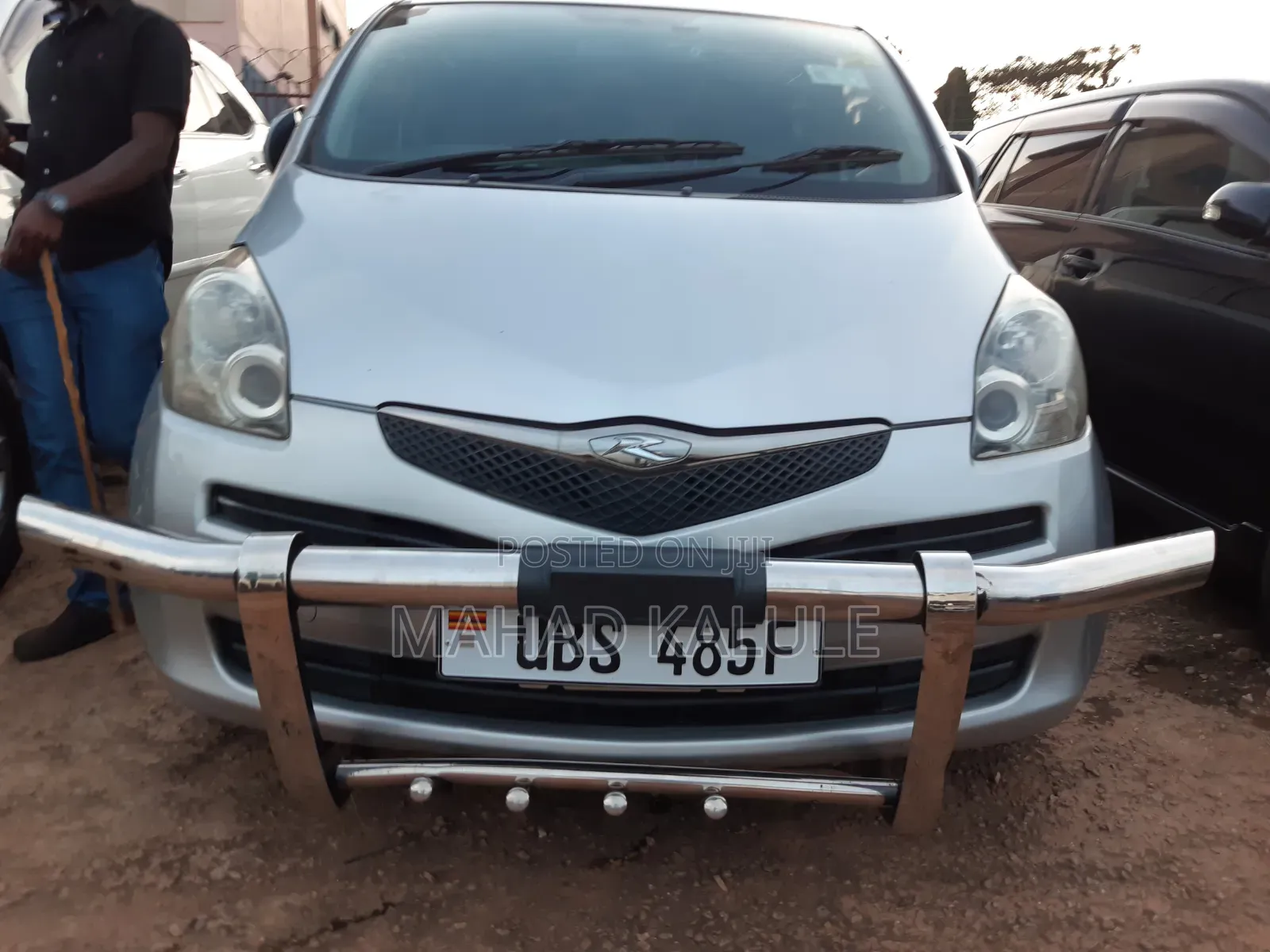 Toyota Ractis 2010 Silver